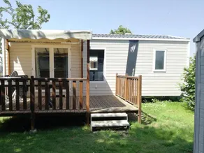 Encantadora casa móvil con terraza y piscina climatizada | Admite mascotas - Image 4