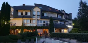 Gîte avec jardin, piscine privée et terrasse - Image 3