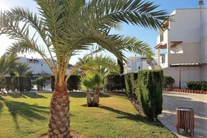 Holiday apartment with garden, pool & terrace | Sea view - Image 4
