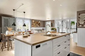 Holiday home with hot tub, pool & sauna - Image 4