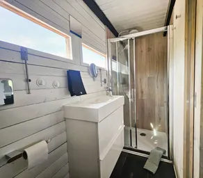 House with terrace | Lake view | Pets allowed - Image 3