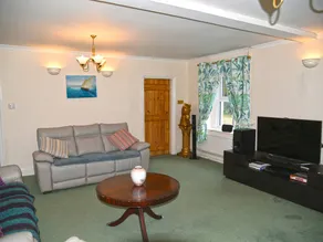 Cottage with garden - Image 5