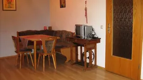 Flat with barbeque & terrace | Garden view - Image 2