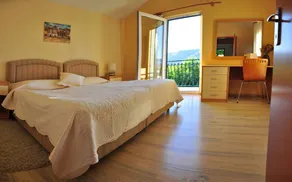 Child-friendly dedicated room with terrace & pool | Dogs allowed - Image 5