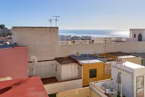 Fully equipped pleasant house with terrace | City view | Next to the beach | Dogs allowed - Image 3