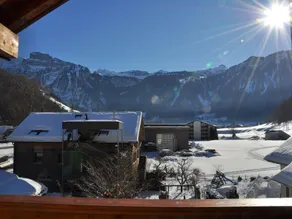 Flat with garden | Mountain view - Image 2