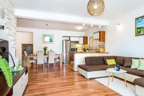 Fully equipped wonderful house with pool, garden & terrace | Pet-friendly - Image 3