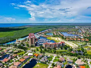 Appartement en copropriété avec piscine et barbecue | Vue sur l'eau - Image 3