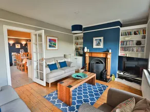 Cottage with terrace & garden - Image 2