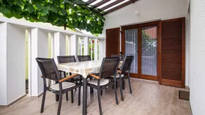 Wonderful holiday home with terrace, garden & BBQ - Image 3