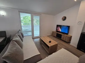 Holiday apartment with barbecue & terrace - Image 3