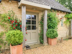 Child-friendly pleasant cottage with garden | Pets allowed - Image 2