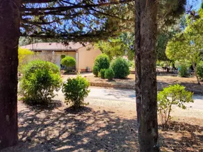 Holiday home with heated pool - Image 3