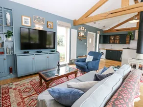 Cottage with garden - Image 4
