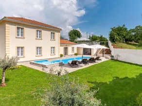 Fully equipped holiday home with private pool, garden & BBQ | Dogs allowed - Image 2