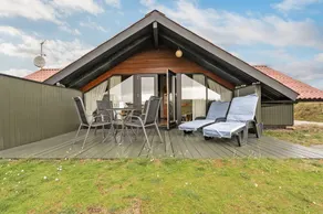 Wonderful holiday home with terrace - Image 2