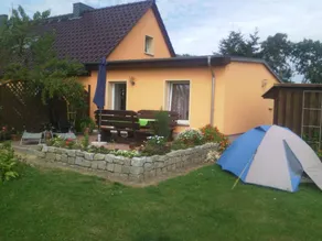 Holiday apartment with garden, barbeque & terrace - Image 4