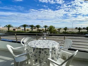 Voll ausgestattetes charmantes Apartment mit Terrasse | Neben dem Strand - Image 2