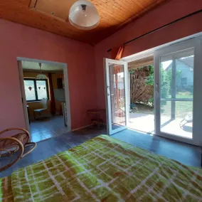 House with garden, terrace & BBQ - Image 2