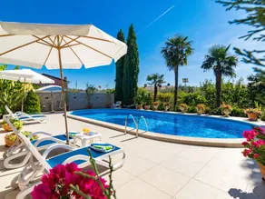 Apartment mit Pool, Terrasse und Grill - Image 2