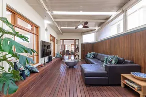 Holiday home with barbecue & garden | Suitable for remote work - Image 3