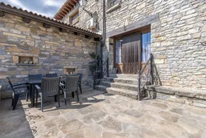 Voll ausgestattetes Ferienhaus mit Terrasse, Garten und Grill | Bergblick | Haustiere erlaubt - Image 2
