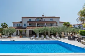 Acogedor apartamento totalmente equipado con jardín, barbacoa y piscina - Image 3