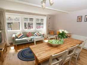 Cottage with garden - Image 4