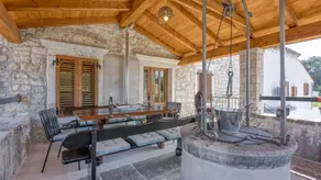 House with BBQ, hot tub & terrace | Garden view - Image 4