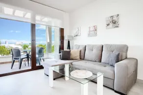 Voll ausgestattete Ferienwohnung mit Terrasse, Pool und Whirlpool | Meerblick | Ideal für Homeoffice - Image 2