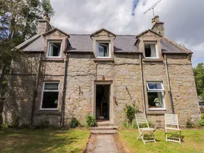 Cottage with garden - Image 2