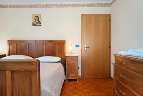 Flat with garden & terrace | Garden view - Image 4