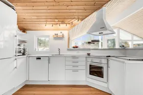Holiday home with terrace, barbeque & sauna - Image 4