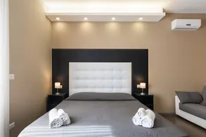 Charming bed and breakfast | Next to Naples Cathedral - Image 4