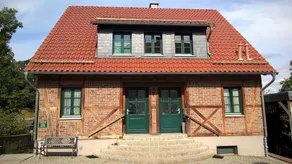 Apartment with terrace - Image 2