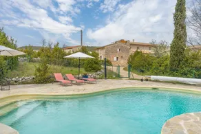 Holiday home with garden, pool & hot tub | Mountain view | Suitable for remote work - Image 2