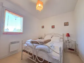 Holiday apartment with garden & terrace - Image 5
