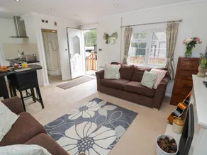 Family-oriented cottage with garden | Pets are welcome - Image 2