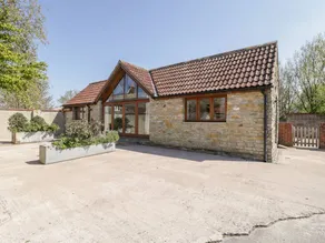 Cottage with garden & barbecue - Image 2