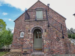 Family-oriented cottage with jacuzzi & garden | Pets allowed - Image 3