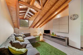 Ferienwohnung 'Mansarda Fra Monte E Lago' mit Bergblick, Gemeinschaftsterrasse und Wi-Fi - Image 2