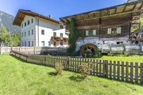 Apartment with terrace, barbecue & garden - Image 2
