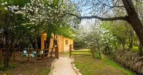 Charming Chalet near Orange with Shared Pool - Image 2