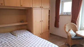 Appartement de vacances avec barbecue et jardin - Image 3