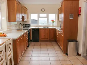 Cottage with garden - Image 5