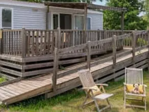 Familienfreundliches Mobilheim mit beheiztem Pool und Terrasse | Haustiere erlaubt - Image 4