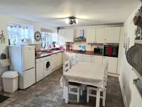 Cottage with garden & hot tub - Image 5