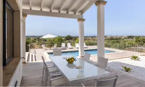 Holiday Home 'Colonies' with Sea Views, Wi-Fi, and Air Conditioning - Image 3