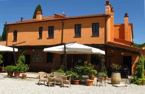 Beautiful flat with garden, pool & terrace - Image 3