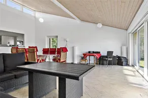 Holiday home with terrace & barbecue - Image 5